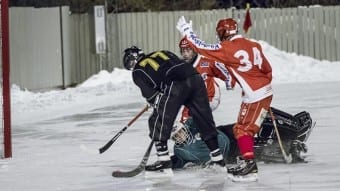 Henrik Hermansson slår in ett av sina fyra mål.Foto: Johan Borehed