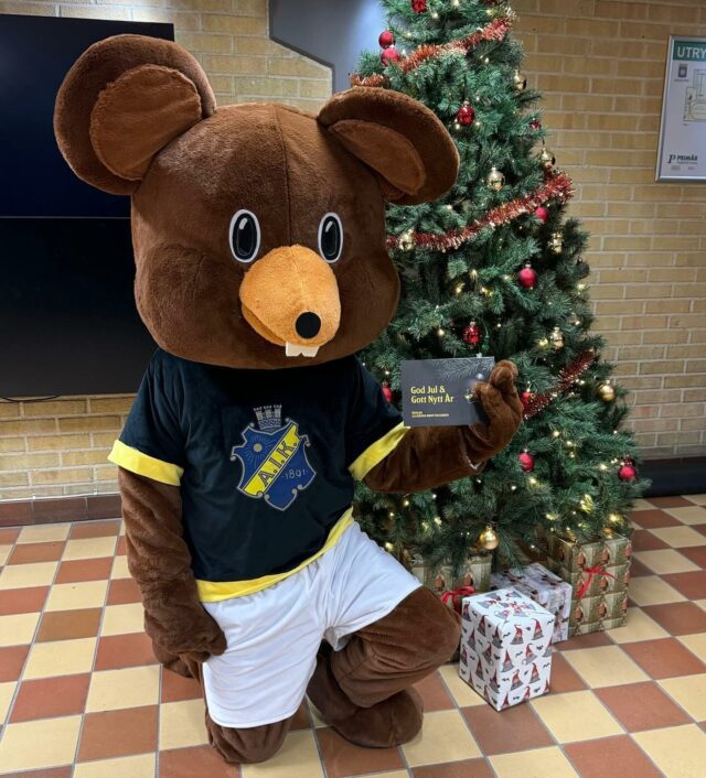 God Jul alla AIK:are!
🖤💛

#AIK #godjul #aikfamiljen #gnagis