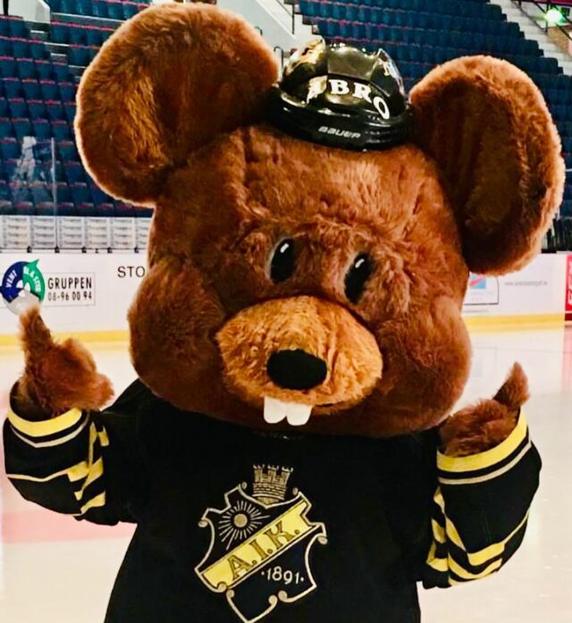 Kaffe kaka sexton raka 🖤💛